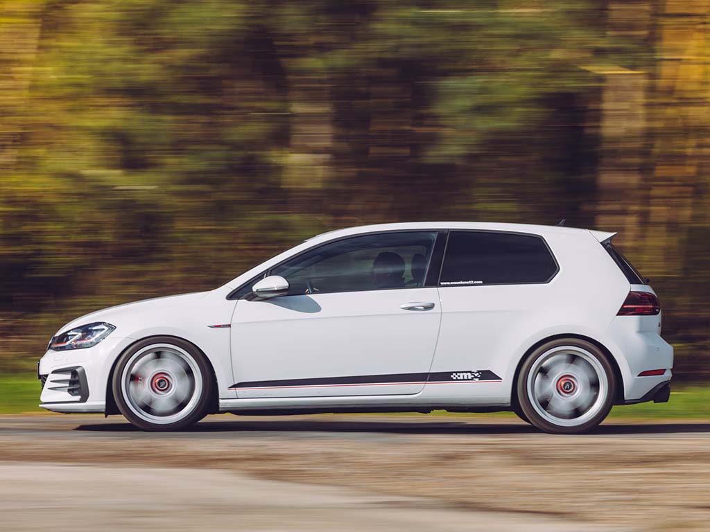 Bu görsel boş bir alt niteliğe sahip; dosya adı VW-GOLF-GTI-Mountune52-08.jpg