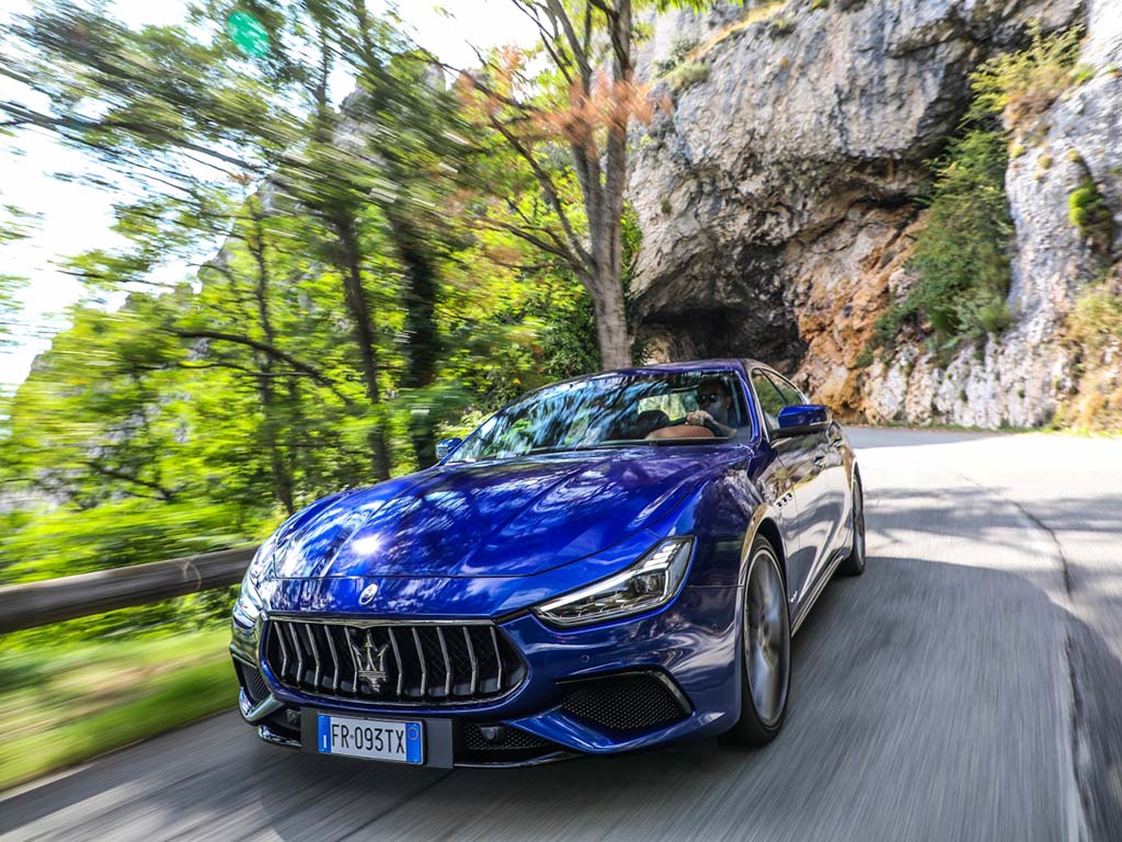 Bu görsel boş bir alt niteliğe sahip; dosya adı Maserati-Ghibli-1.jpg