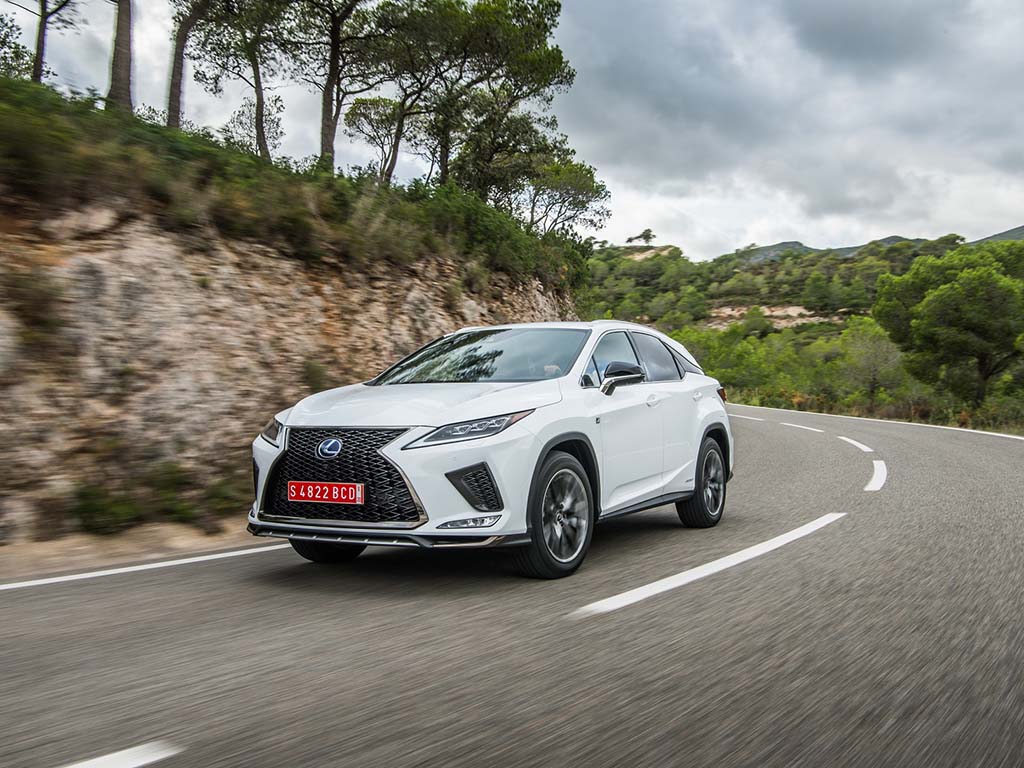 Bu görsel boş bir alt niteliğe sahip; dosya adı Lexus-RX-4.jpg