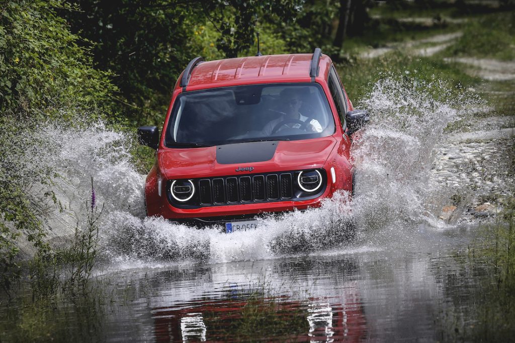 Bu görsel boş bir alt niteliğe sahip; dosya adı Jeep-Renegade-2-1024x682.jpg