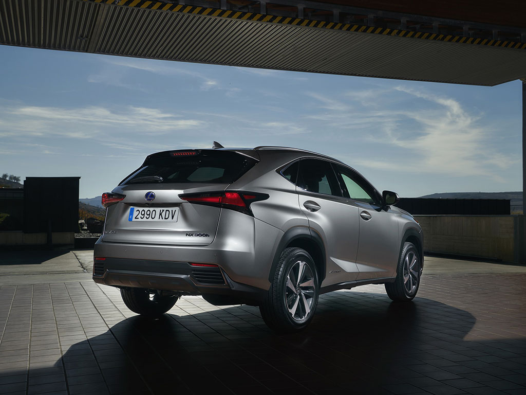 Bu görsel boş bir alt niteliğe sahip; dosya adı Lexus-NX-3.jpg