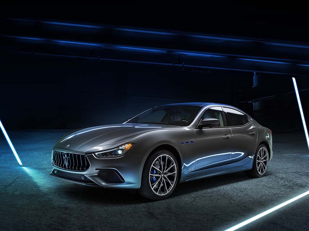 Bu görsel boş bir alt niteliğe sahip; dosya adı Maserati-Ghibli-Hybrid-1.jpg