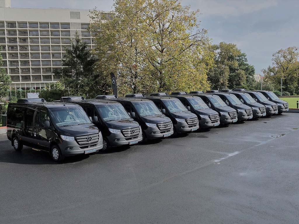 Bu görsel boş bir alt niteliğe sahip; dosya adı Ilk-101-koltuklu-Mercedes-Benz-Sprinter-filosu-Travelium-Turizme-teslim-edildi-.jpg