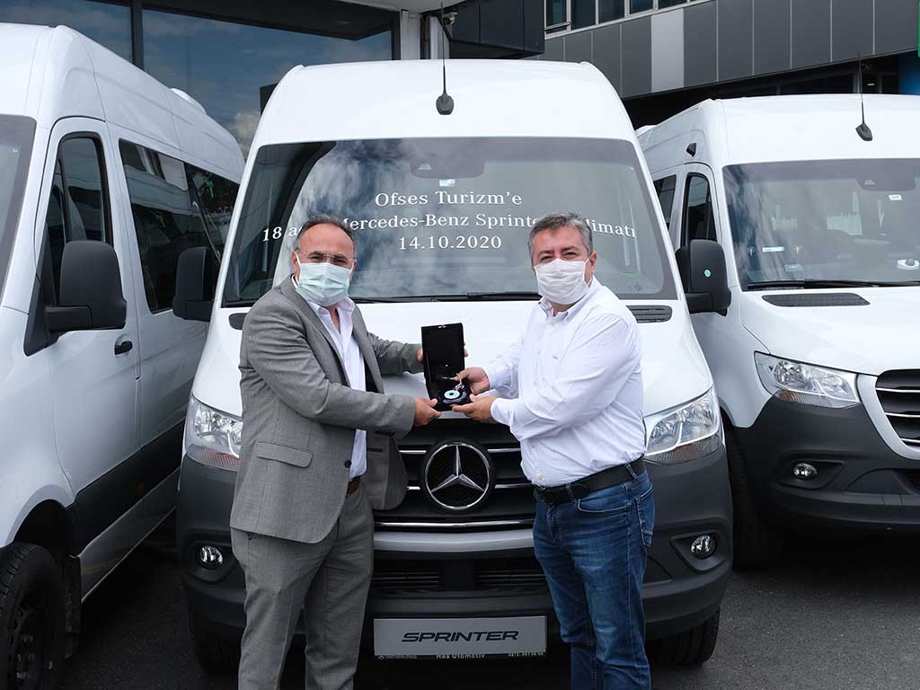 Bu görsel boş bir alt niteliğe sahip; dosya adı Mercedes-Benz-Hafif-Ticari-Araclar-Ofses-Turizme-18-adet-Sprinter-teslim-etti-2.jpg