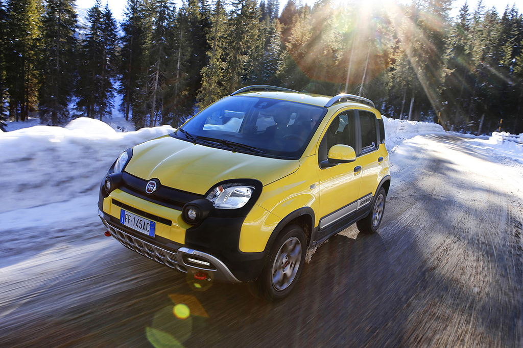 Bu görsel boş bir alt niteliğe sahip; dosya adı Fiat-Panda-Cross-2.jpg