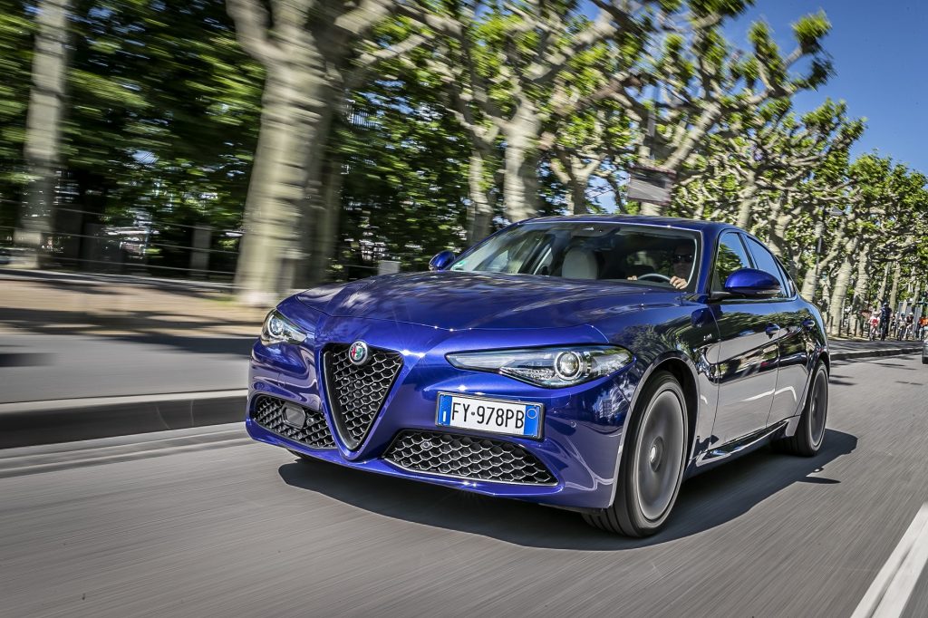 Bu görsel boş bir alt niteliğe sahip; dosya adı Alfa-Romeo-Giulia-1024x682.jpg