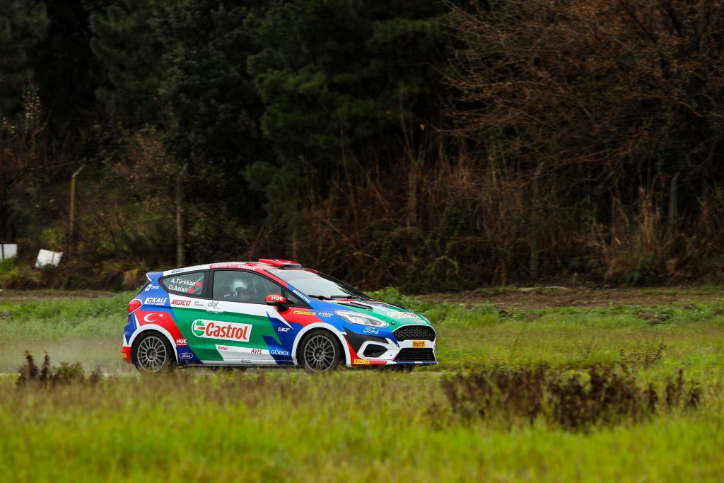 Bu görsel boş bir alt niteliğe sahip; dosya adı Castrol-Ford-Team-Turkey-3-1024x683.jpg